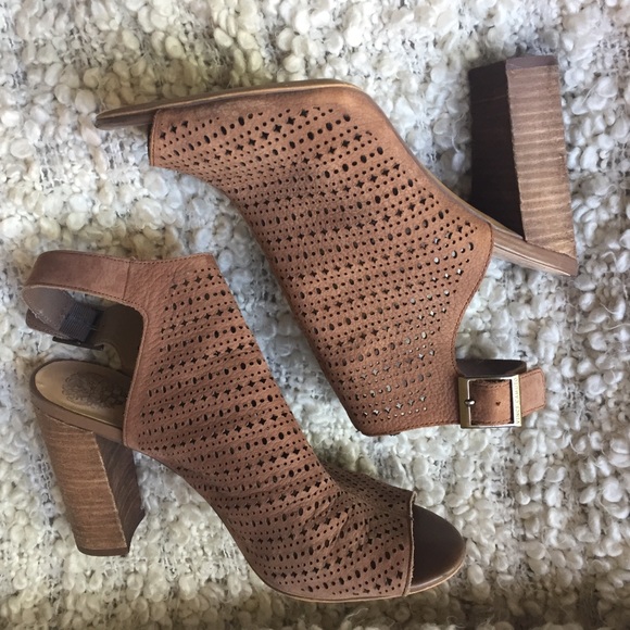 Vince Camuto Tan Sandals Selda 9.5 - Picture 3 of 4